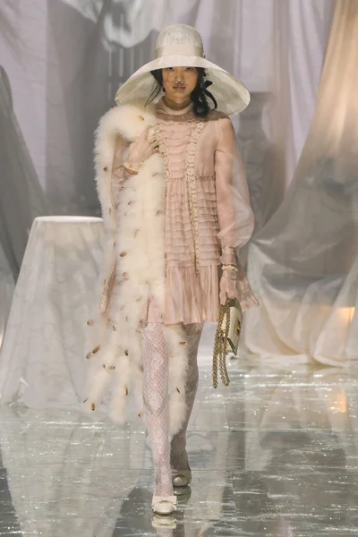 Look 30